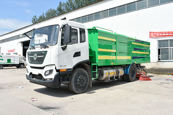 吸泥吸水吸尘车