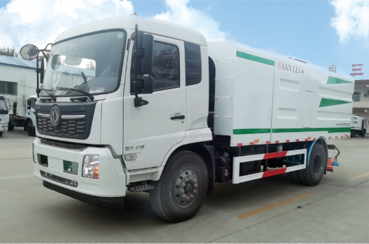 东风天锦柴油滚扫式洗地车